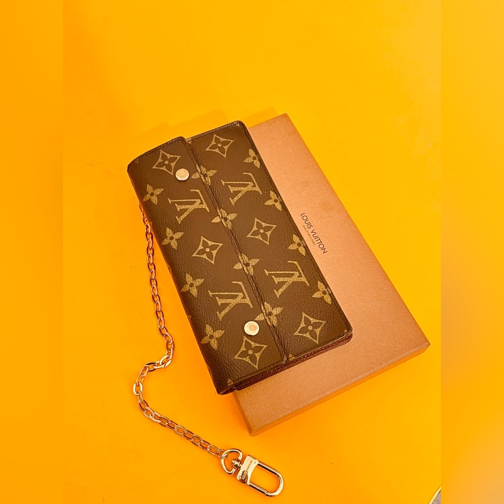Louis Vuitton Brown Monogram Clutch wallet with chain - Picture 14 of 15